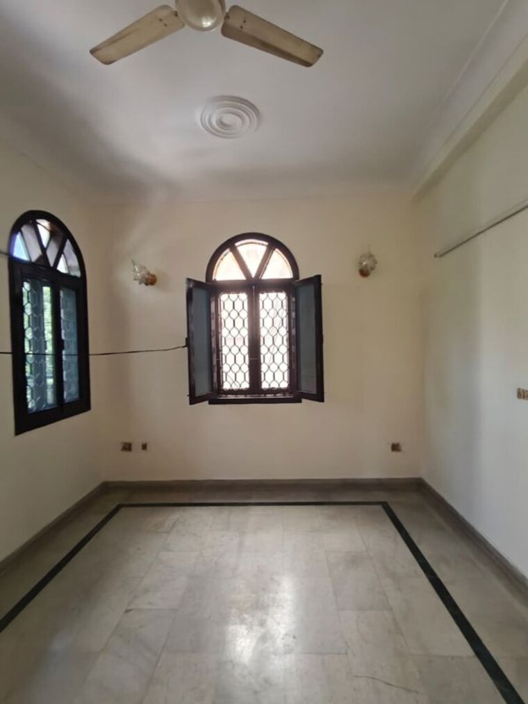 undefined, vasundhara sector 13 5 Bedroom 150 Sq.Yd. Independent House In Vasundhara Sector 13 Ghaziabad 10669228