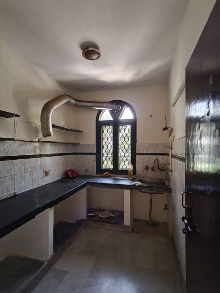 Kitchen, vasundhara sector 13 5 Bedroom 150 Sq.Yd. Independent House In Vasundhara Sector 13 Ghaziabad 10669228