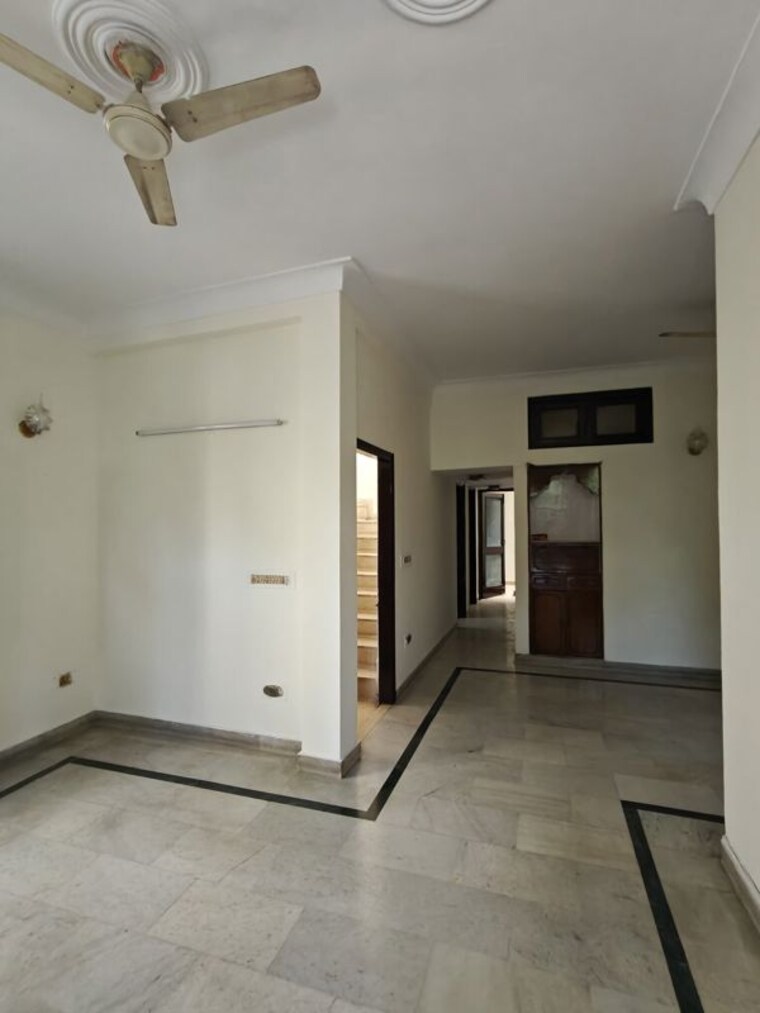 undefined, vasundhara sector 13 5 Bedroom 150 Sq.Yd. Independent House In Vasundhara Sector 13 Ghaziabad 10669228