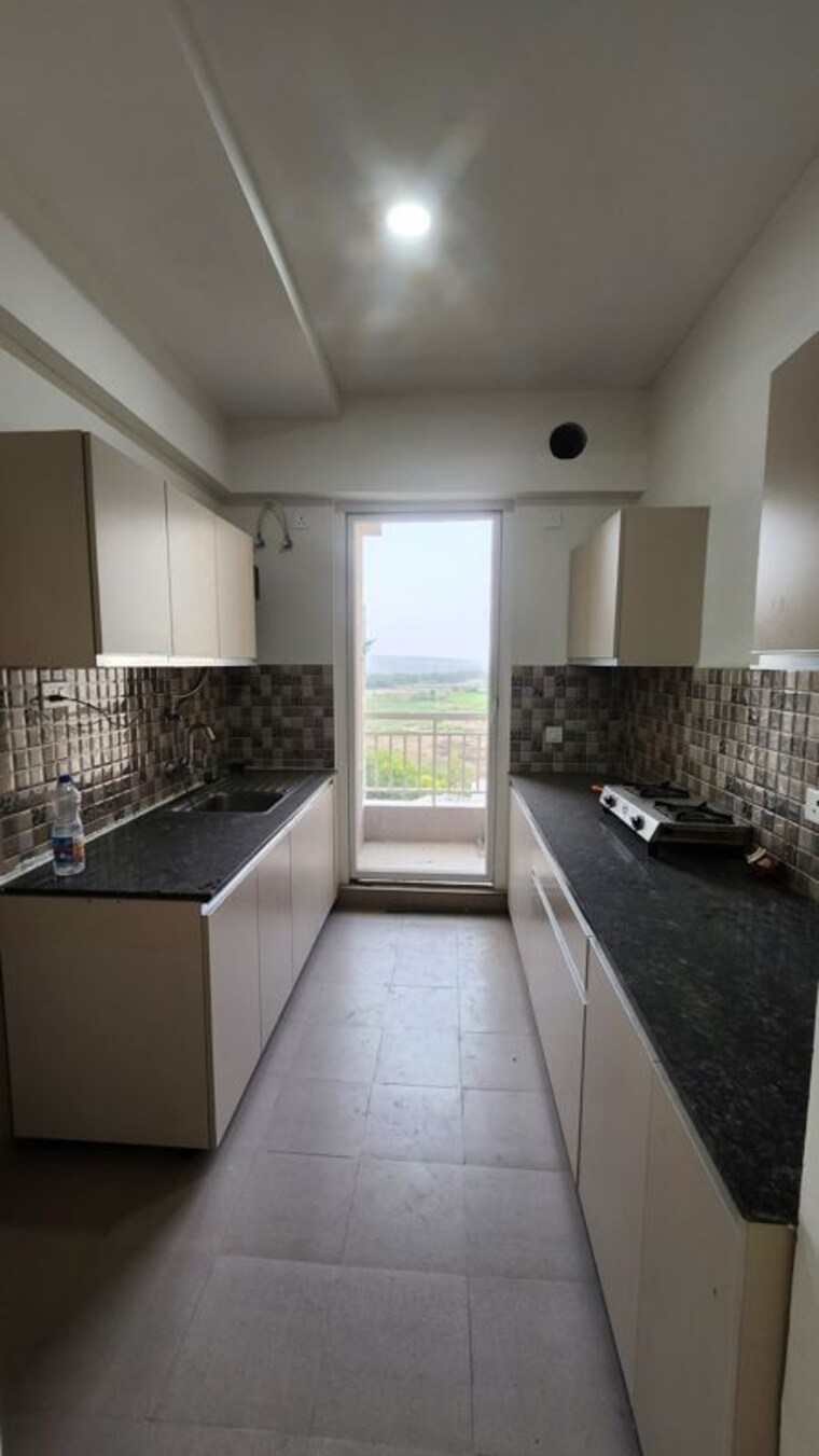 Kitchen, silverglades-the-melia 2.5 Bedroom 1425 Sq.Ft. Apartment In Sohna Sector 35 Gurgaon 10669236