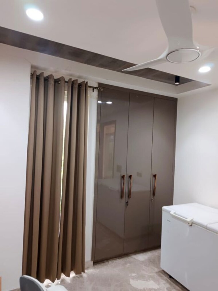 Room, greater kailash i 3 Bedroom 1600 Sq.Ft. Builder Floor In Greater Kailash I Delhi 10669259