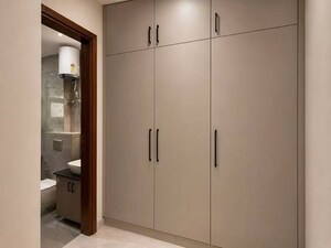 Room in 3 BHK Apartment at Conscient Habitat 102, Sector 102 – for Rent