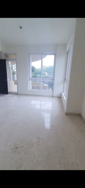 Room in 4 BHK Apartment at Indiabulls Enigma, Sector 110 – for Sale