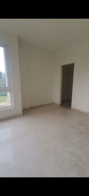 Room in 4 BHK Apartment at Indiabulls Enigma, Sector 110 – for Sale
