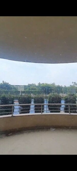 Swimming Pool in 4 BHK Apartment at Indiabulls Enigma, Sector 110 – for Sale