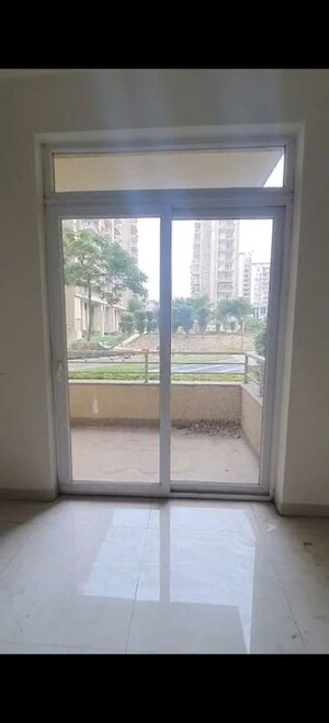 Room in 4 BHK Apartment at Indiabulls Enigma, Sector 110 – for Sale