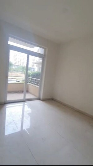 Room in 4 BHK Apartment at Indiabulls Enigma, Sector 110 – for Sale