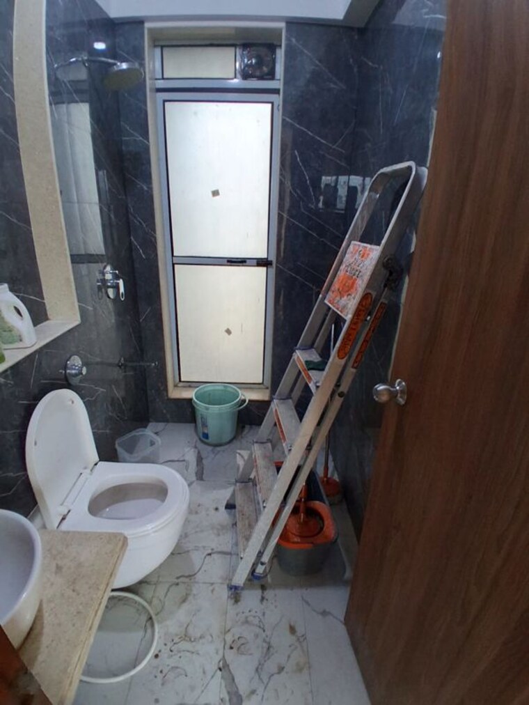 Bathroom, chembur 2 Bedroom 1001 Sq.Ft. Apartment In Chembur Mumbai 10669277