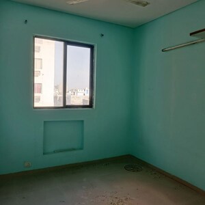 Room in 2 BHK Apartment at Umang Summer Palms, Sector 86 – for Sale