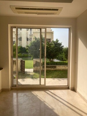 Room in 3 BHK Independent House at Sector 4 – for Rent