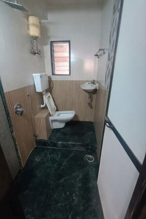 Bathroom in 3.5 BHK Apartment at Big Splash, Vashi Sector 17 – for Rent