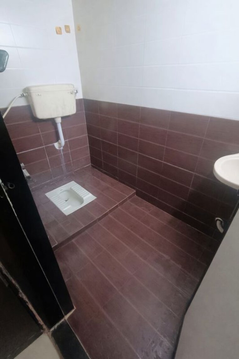 Bathroom, big-splash 3.5 Bedroom 1200 Sq.Ft. Apartment In Vashi Sector 17 Navi Mumbai 10669359