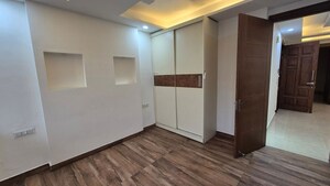 Room in 3 BHK Apartment at Ansal API Esencia, Sector 67 – for Rent