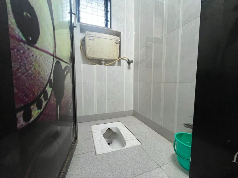 Bathroom, big-splash 2 Bedroom 750 Sq.Ft. Apartment In Vashi Sector 17 Navi Mumbai 10669415