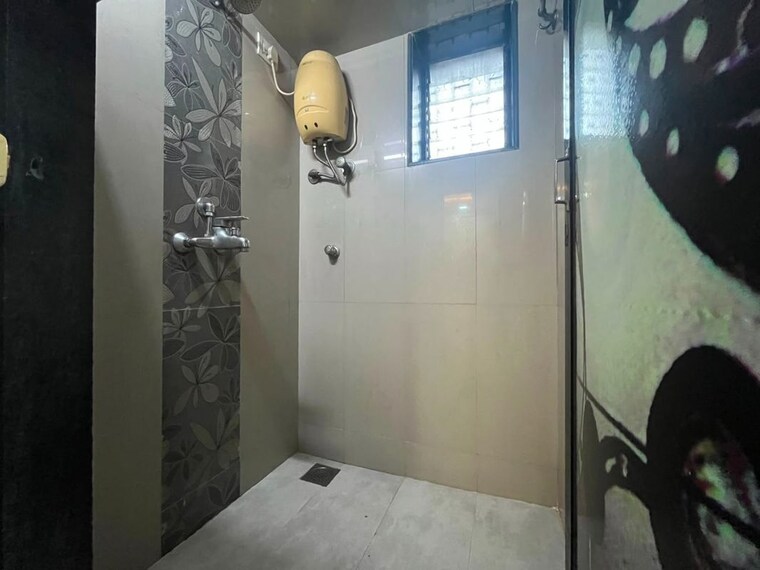 Bathroom, big-splash 2 Bedroom 750 Sq.Ft. Apartment In Vashi Sector 17 Navi Mumbai 10669415