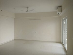 Room in 3 BHK Apartment at Conscient Habitat 102, Sector 102 – for Rent