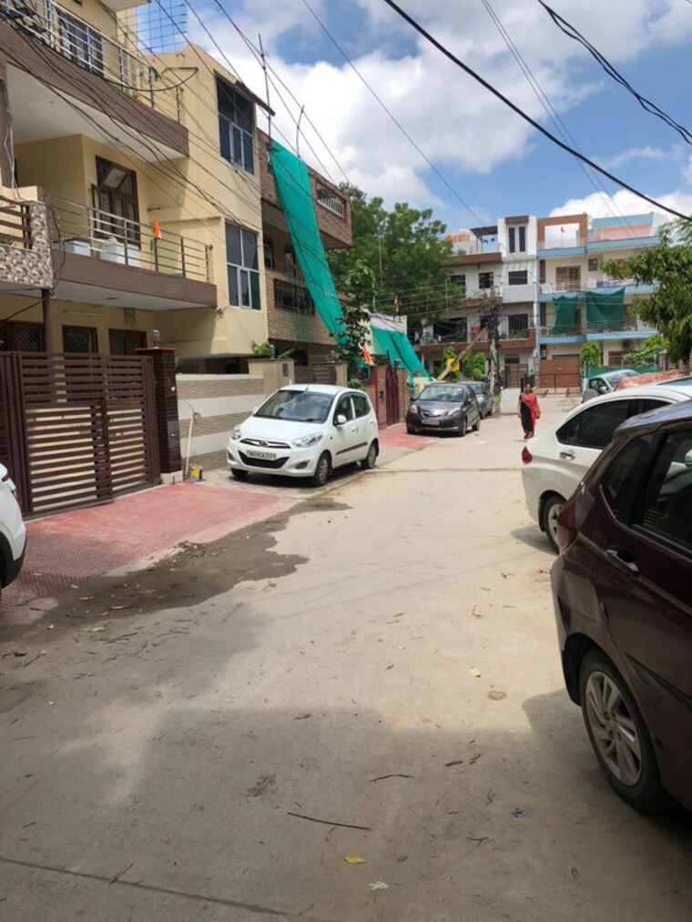  Parking, sector 4 3 Bedroom 1817 Sq.Ft. Independent House In Sector 4 Gurgaon 10669423