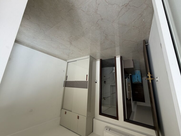 Bathroom, smart-world-orchard 3.5 Bedroom 1685 Sq.Ft. Apartment In Sector 61 Gurgaon 10669299