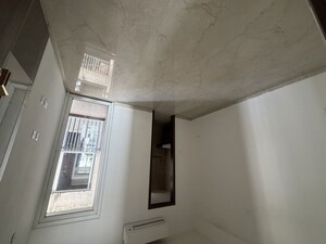 Building Lobby in 3.5 BHK Apartment at Smart World Orchard, Sector 61 – for Rent