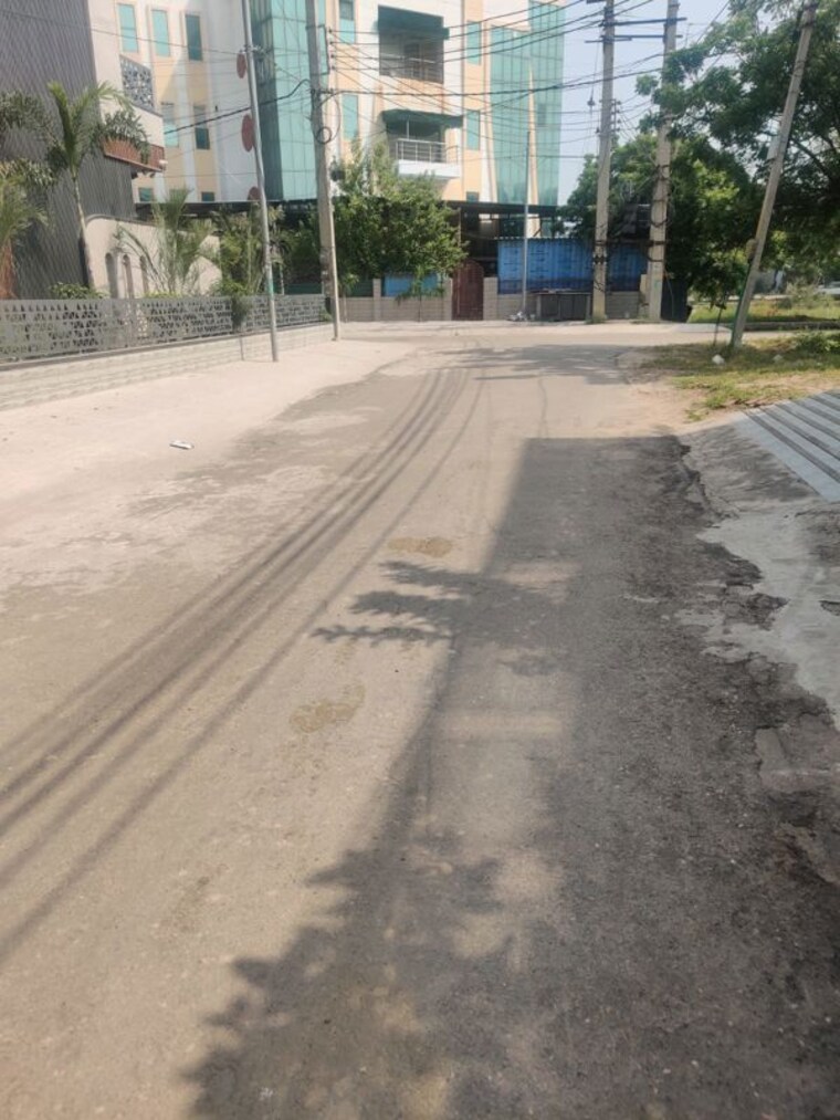  Parking, sector 27  179 Sq.Yd. Plot In Sector 27 Rohtak 10669426