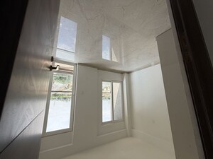 Room in 3.5 BHK Apartment at Smart World Orchard, Sector 61 – for Sale