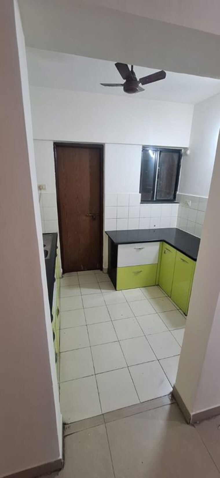 Bathroom, gera-foliage 2 Bedroom 875 Sq.Ft. Apartment In Viman Nagar Pune 10669506