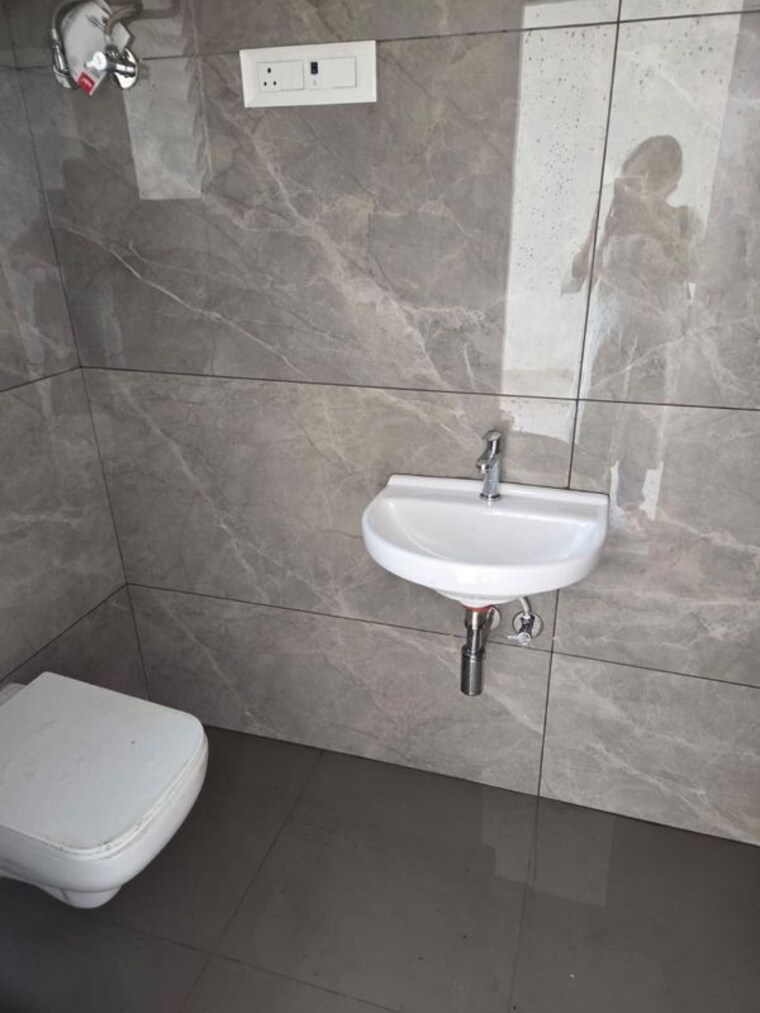 Bathroom, piramal-nagar-chs 1 Bedroom 350 Sq.Ft. Apartment In Goregaon West Mumbai 10669524