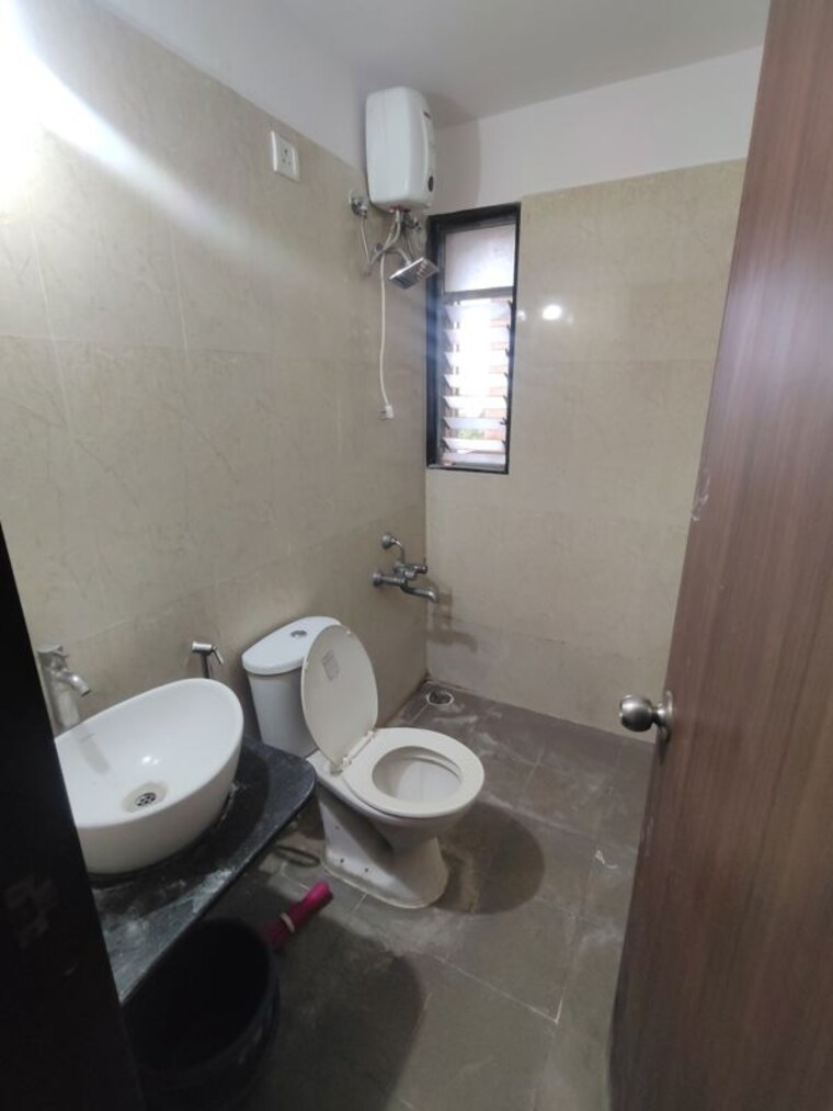 Bathroom, amit-astonia-classic 2 Bedroom 691 Sq.Ft. Apartment In Undri Pune 10669553