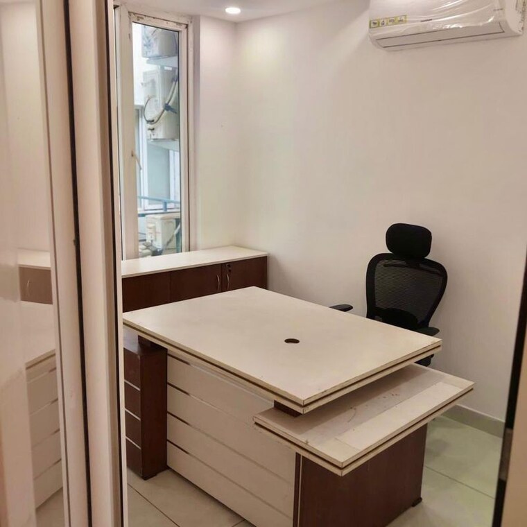 Team Area, motia-citi-royal-business-park Commercial Office Space 800 Sq.Ft. In Ambala Highway Zirakpur 10669526