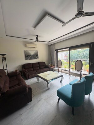 Team Area in 3 BHK Apartment at BPTP Amstoria Country Floor, Sector 102 – for Rent