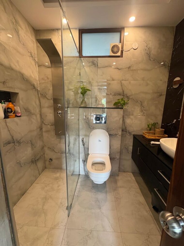 Bathroom, bptp-amstoria-country-floor 3 Bedroom 2647 Sq.Ft. Apartment In Sector 102 Gurgaon 10669575