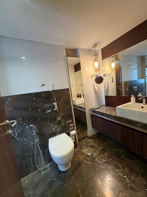 Attached Bathroom in 3 BHK Apartment at Santacruz West – for Rent