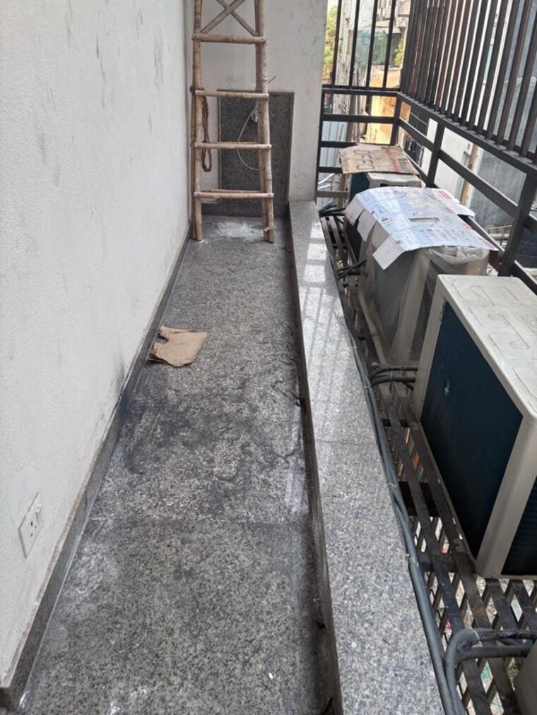 Balcony, greater kailash i 3 Bedroom 216 Sq.Yd. Builder Floor In Greater Kailash I Delhi 10669597