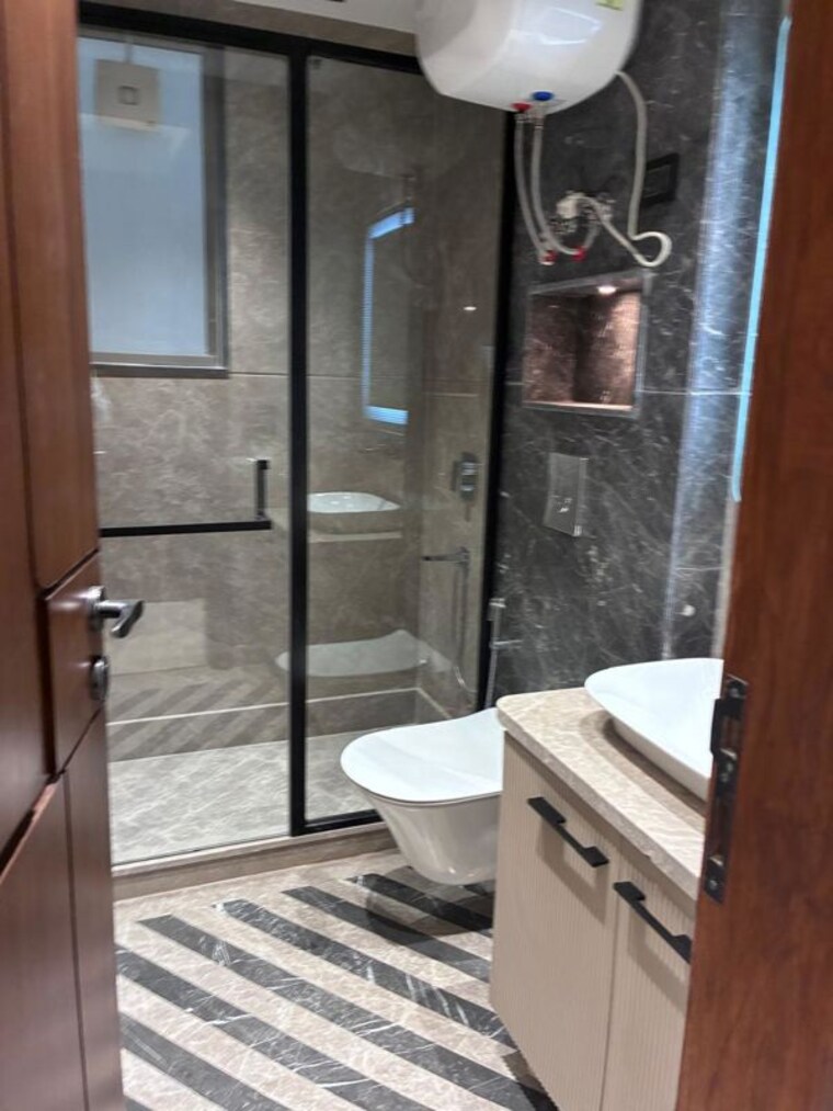 Bathroom, greater kailash i 3 Bedroom 216 Sq.Yd. Builder Floor In Greater Kailash I Delhi 10669597