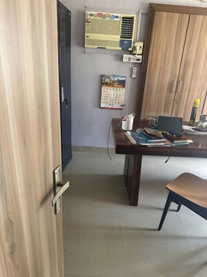 Team Area in 3 BHK Apartment at Mahim – for Sale