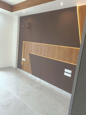 Room in 3 BHK Apartment at Vipul World Floors, Sector 48 – for Rent