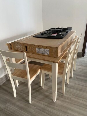 Dining area in 2 BHK Apartment at Kalumal Estate, Juhu – for Rent