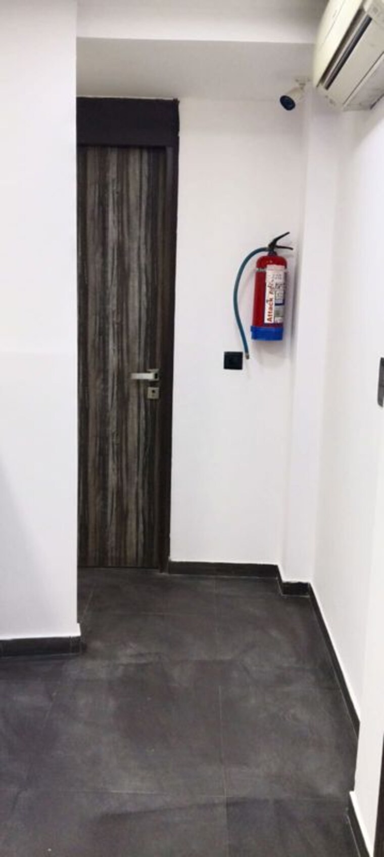 undefined, sector 2 Commercial Office Space 1800 Sq.Ft. In Sector 2 Noida 10669620