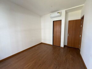 Room in 4 BHK Apartment at Gera World of Joy, Kharadi – for Rent