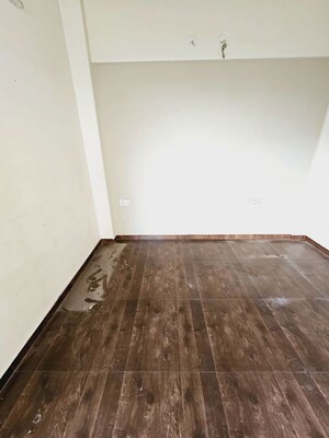 Room in 2 BHK Apartment at Karia Konark Krish Phase I, Mundhwa – for Rent