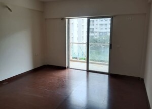 Room in 2 BHK Apartment at Alcon Silverleaf, Mundhwa – for Rent