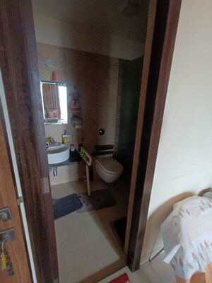 Room in 3 BHK Apartment at Regency Heights, Ghodbunder Road – for Sale