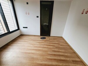 Room in 2.5 BHK Apartment at Unique Legacy Majestic, Mundhwa – for Rent