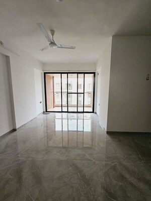 Room in 2.5 BHK Apartment at Unique Legacy Majestic, Mundhwa – for Rent