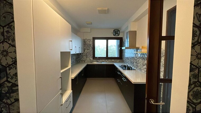 Kitchen, unitech-nirvana-country-plots 3 Bedroom 3240 Sq.Ft. Builder Floor In Sector 50 Gurgaon 10669704