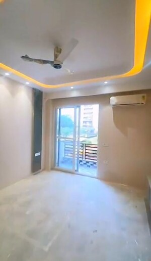 Room in 3 BHK Builder Floor at Sector 50 – for Rent