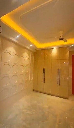 Room in 3 BHK Builder Floor at Sector 50 – for Rent
