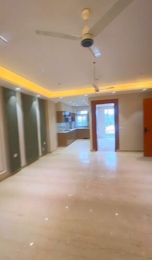 Living Room in 3 BHK Builder Floor at Sector 50 – for Rent
