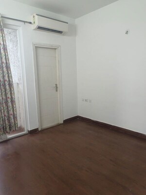 Room in 3 BHK Apartment at Mapsko Mount Ville, Sector 79 – for Rent