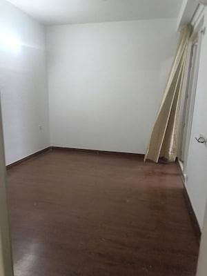 Room in 3 BHK Apartment at Mapsko Mount Ville, Sector 79 – for Rent